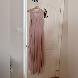 BCBG vintage dress. Fits more like a 4-6. Beautiful dusty rose colour🩷.